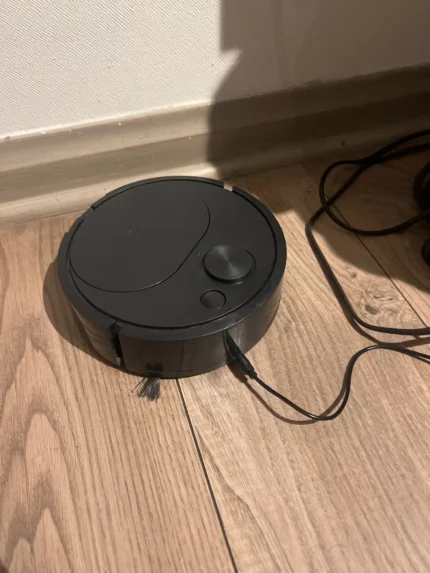 CLEAN SMART ROBOT 8018 UV robotic vacuum cleaner