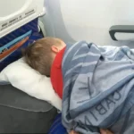 3-layer adjustable inflatable travel footrest for airplane and car