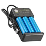 4-slot universal USB Li-ion battery charger with batteries